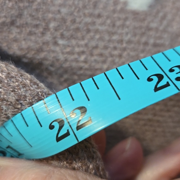 Hem & Thread Heart Sweater NWT - Picture 5 of 6